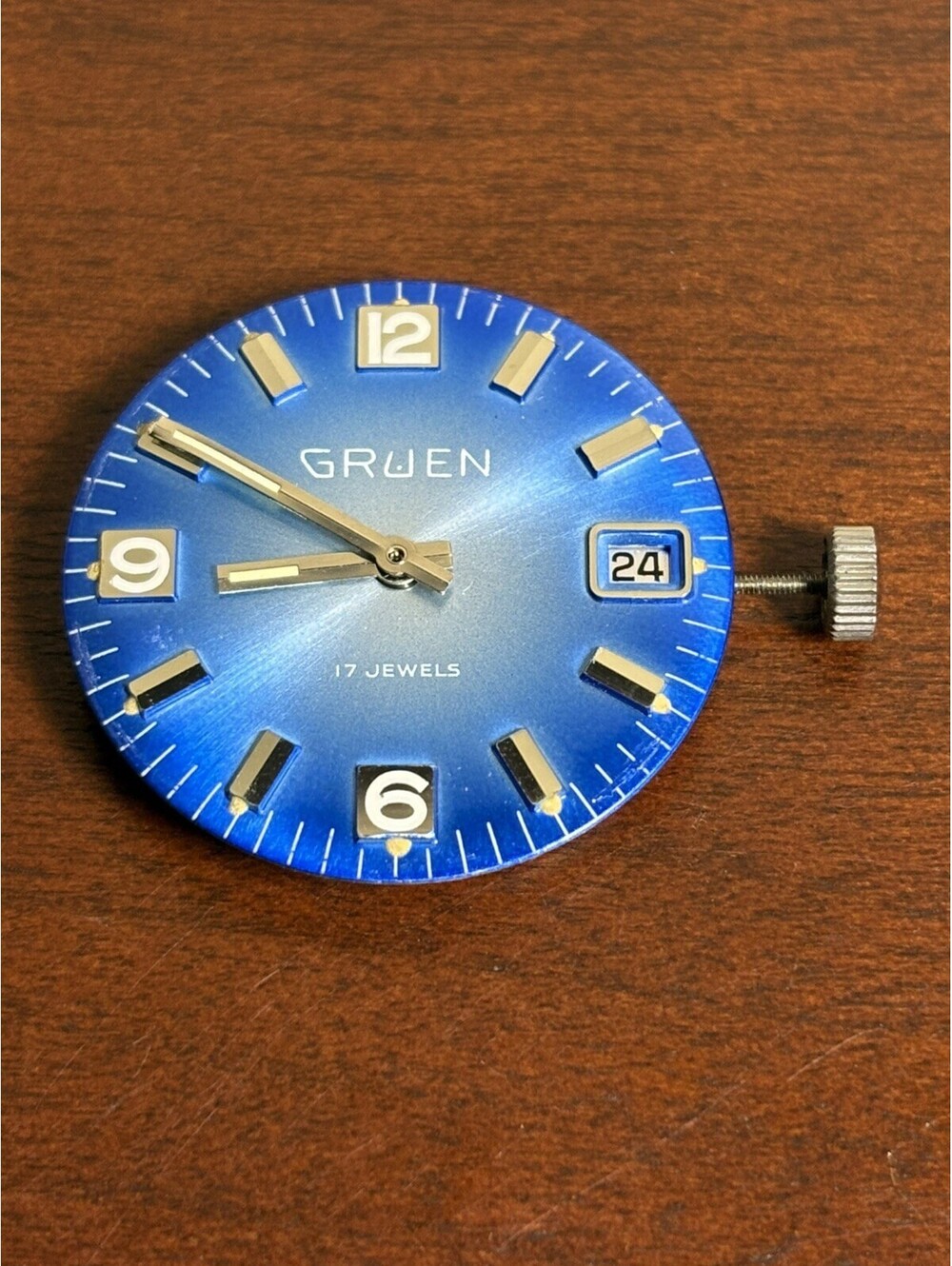Vintage Gruen Caliber N510CA Movement 17 Jewels Blue Sunburst Date Dial RUNS